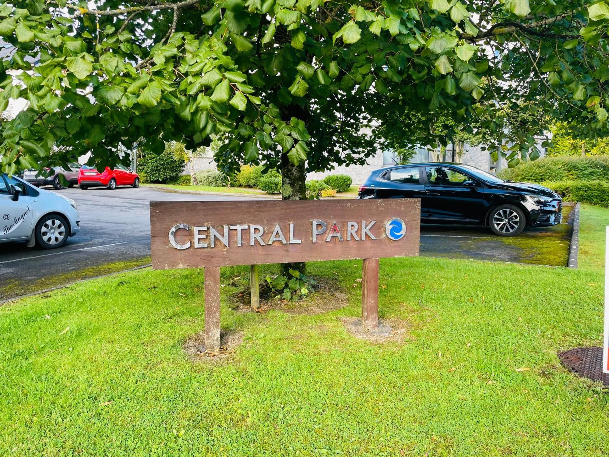 A Room In Central Park Apts Carrick on Shannon Exterior foto